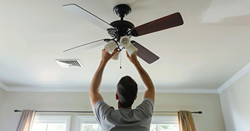 Ceiling Fan Direction: Which Way Should a Ceiling Fan Spin in the Winter or Summer?